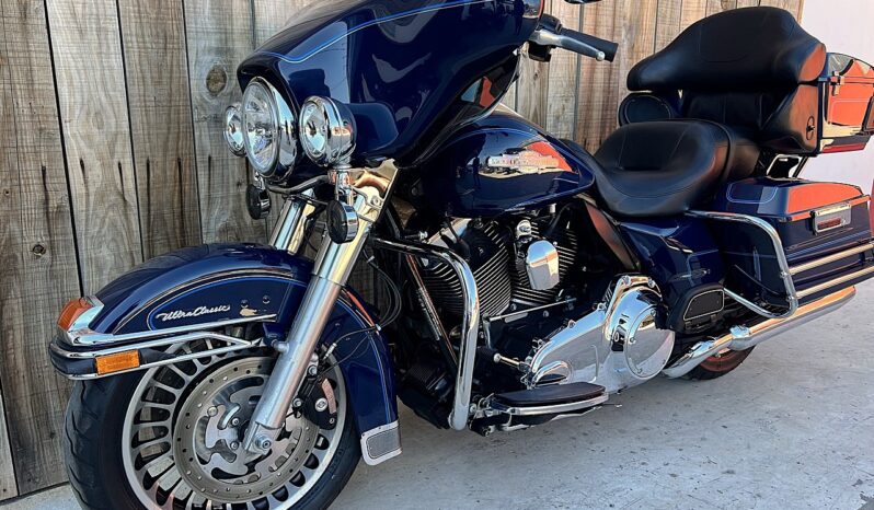 HARLEY DAVIDSON ELECTRA GLIDE ULTRA CLASSIC “PEACE OFFICER” lleno