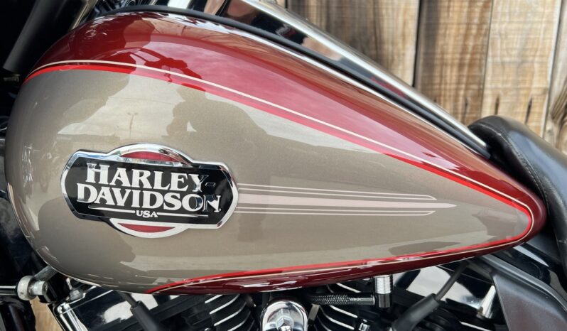 HARLEY DAVIDSON ELECTRA GLIDE ULTRA CLASSIC lleno