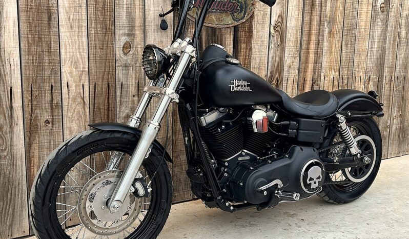 HARLEY DAVIDSON DYNA STREET BOB lleno