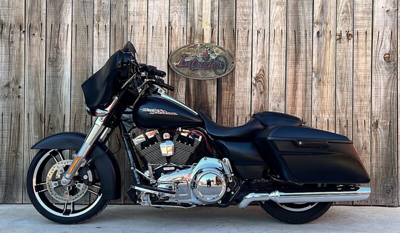 HARLEY DAVIDSON STREET GLIDE 103 lleno