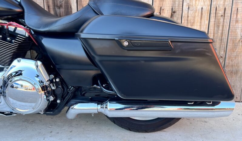 HARLEY DAVIDSON STREET GLIDE 103 lleno