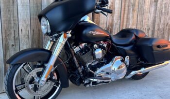 HARLEY DAVIDSON STREET GLIDE 103 lleno