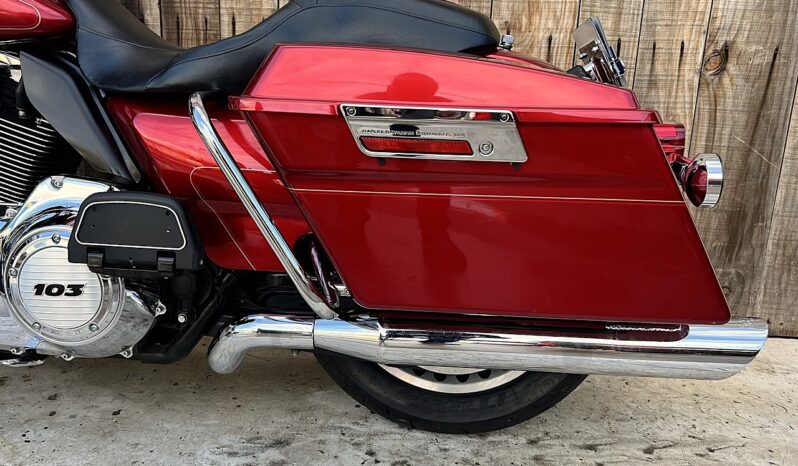 HARLEY DAVIDSON ELECTRA GLIDE BAGGER lleno