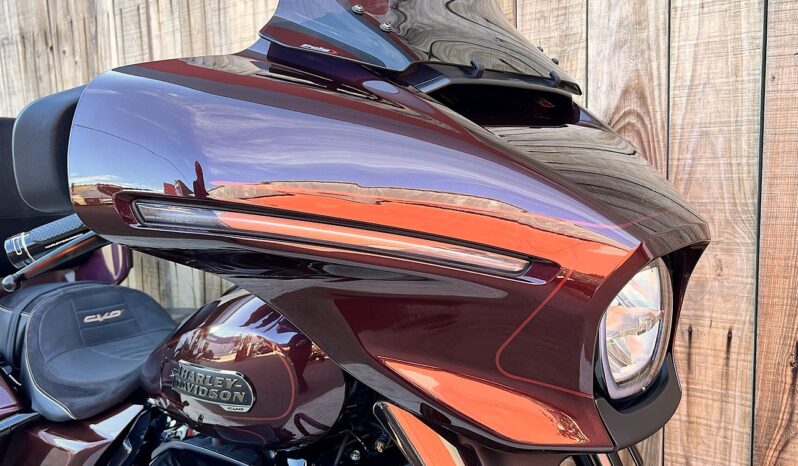 HARLEY DAVIDSON STREET GLIDE CVO lleno