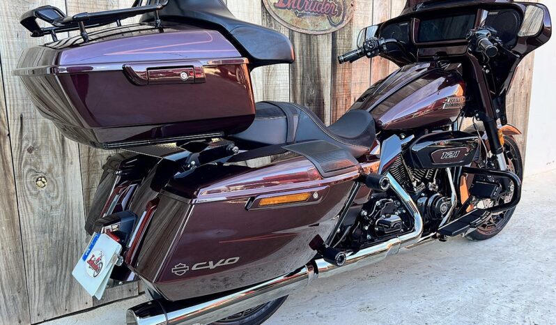 HARLEY DAVIDSON STREET GLIDE CVO lleno