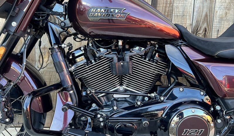 HARLEY DAVIDSON STREET GLIDE CVO lleno