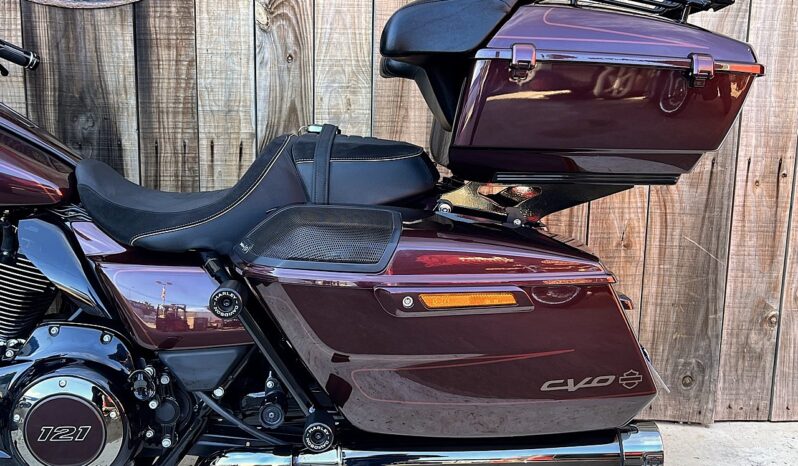 HARLEY DAVIDSON STREET GLIDE CVO lleno