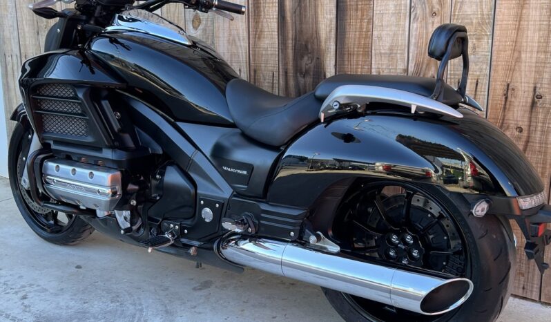 HONDA GL1800 VALKYRIE lleno