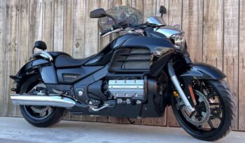 HONDA GL1800 VALKYRIE lleno