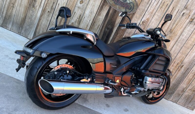 HONDA GL1800 VALKYRIE lleno