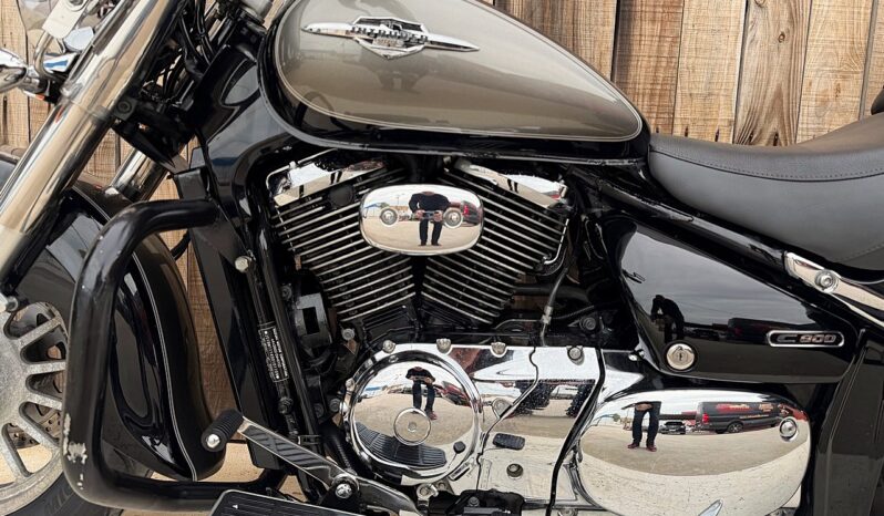 SUZUKI C800 INTRUDER lleno