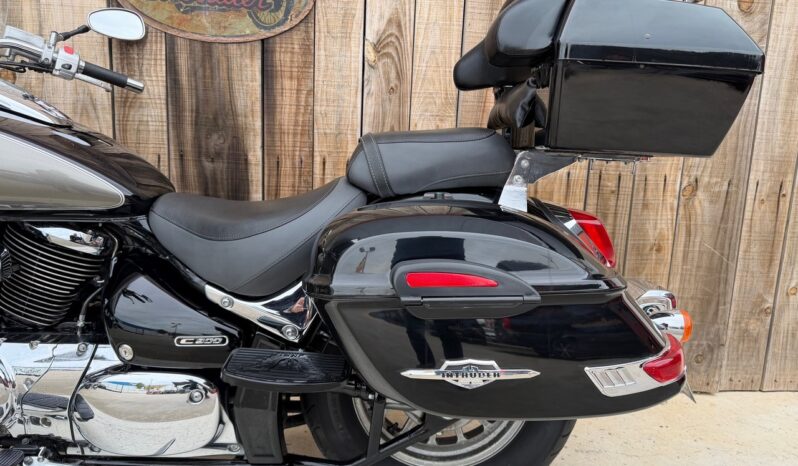 SUZUKI C800 INTRUDER lleno