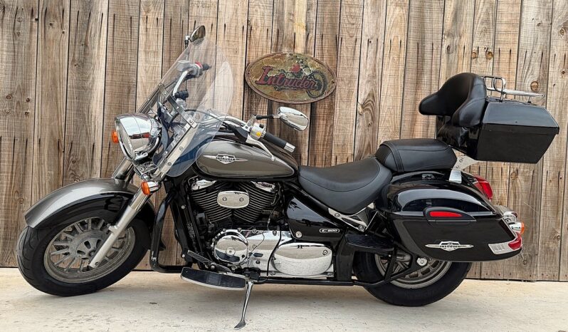 SUZUKI C800 INTRUDER lleno