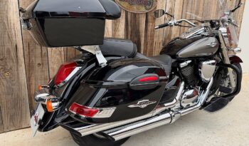 SUZUKI C800 INTRUDER lleno