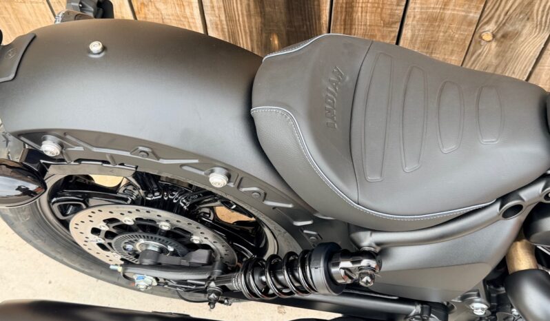 INDIAN SCOUT SIXTY BOBBER lleno
