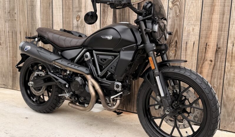 DUCATI SCRAMBLER ICON DARK lleno