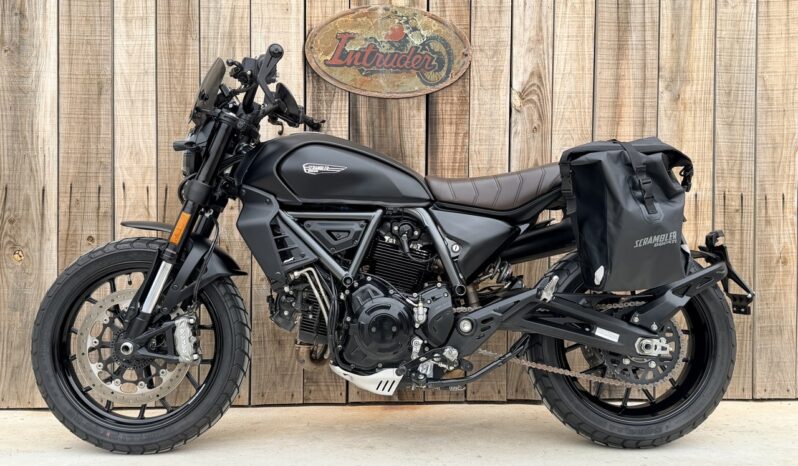 DUCATI SCRAMBLER ICON DARK lleno