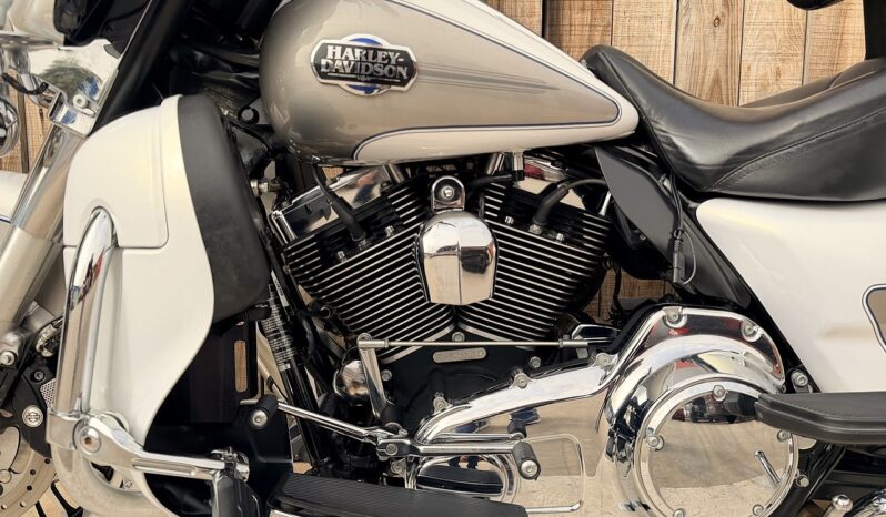 HARLEY DAVIDSON ELECTRA GLIDE ULTRA CLASSIC lleno