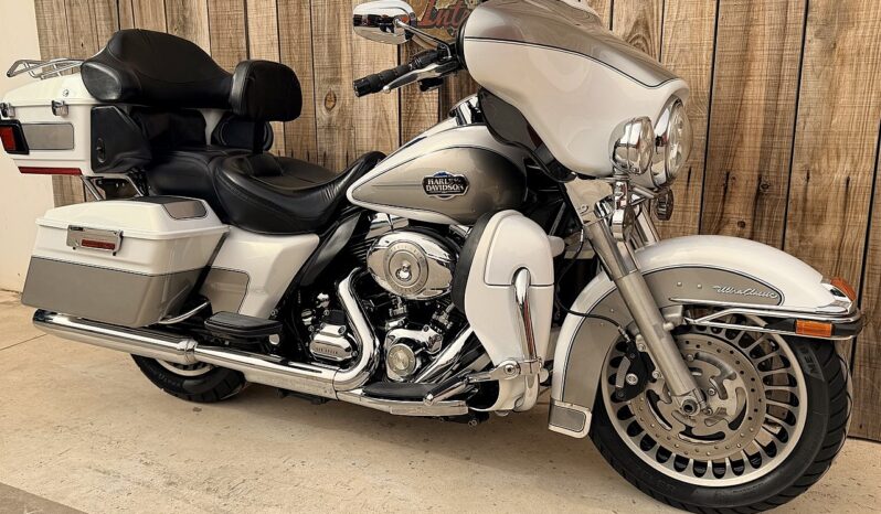 HARLEY DAVIDSON ELECTRA GLIDE ULTRA CLASSIC lleno