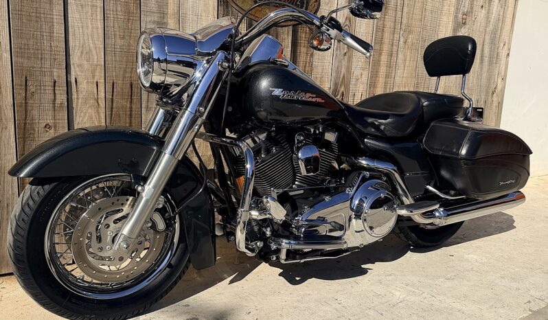 HARLEY DAVIDSON ROAD KING CUSTOM lleno