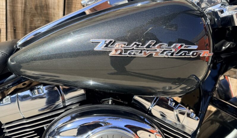 HARLEY DAVIDSON ROAD KING CUSTOM lleno