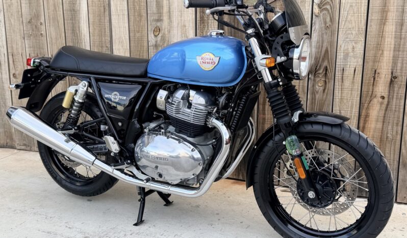 ROYAL ENFIELD INTERCEPTOR 650 lleno