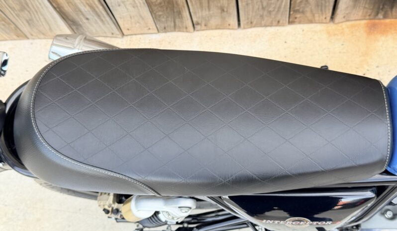 ROYAL ENFIELD INTERCEPTOR 650 lleno
