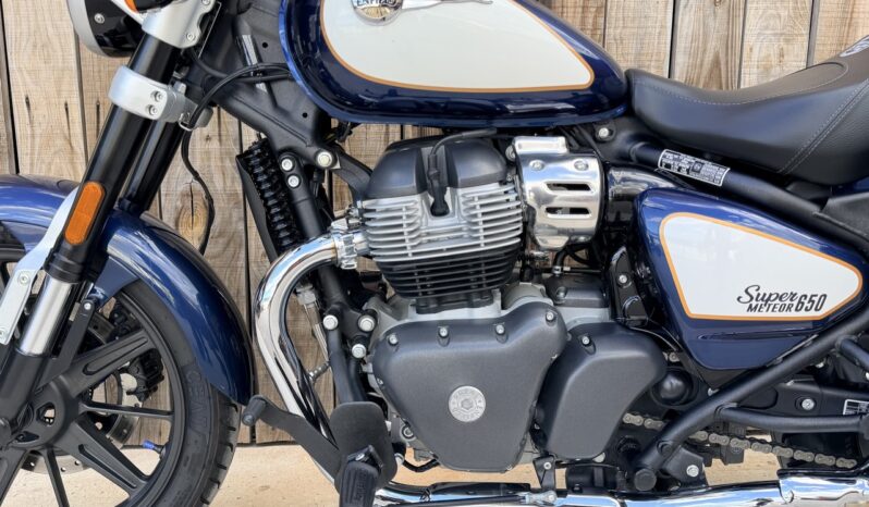ROYAL ENFIELD SUPER METEOR 650 lleno