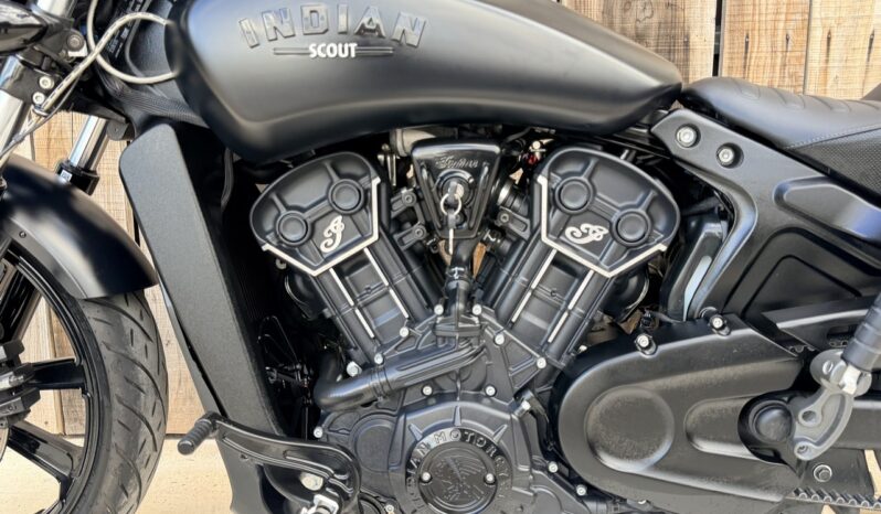 INDIAN SCOUT ROGUE 1200 lleno