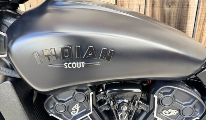 INDIAN SCOUT ROGUE 1200 lleno