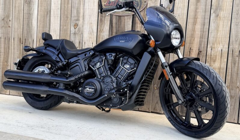 INDIAN SCOUT ROGUE 1200 lleno