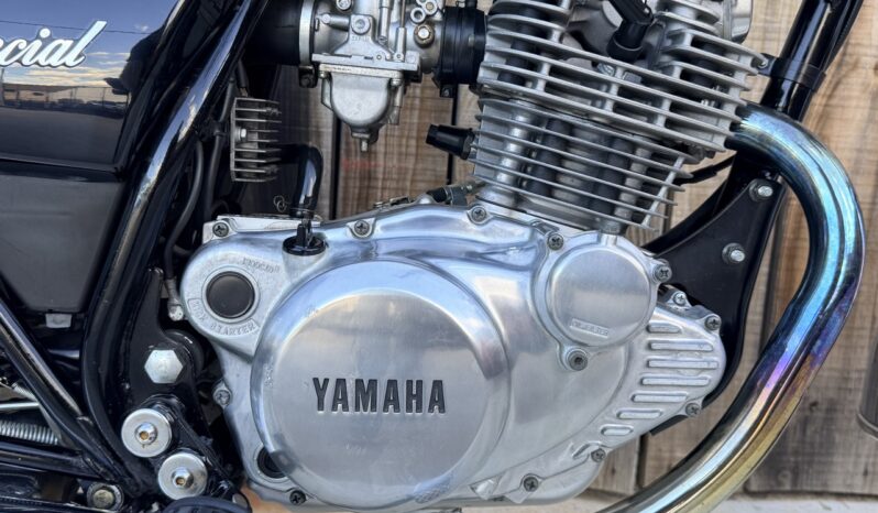 YAMAHA SR250 SPECIAL lleno