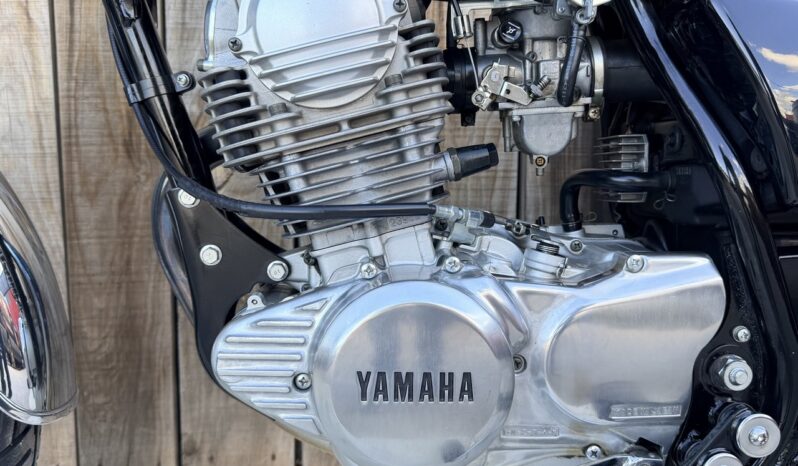 YAMAHA SR250 SPECIAL lleno