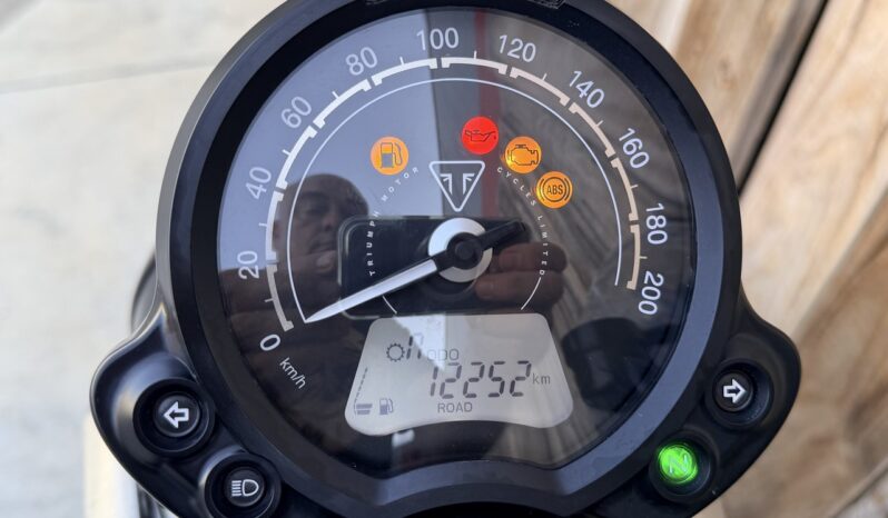 TRIUMPH SPEED TWIN 900 lleno