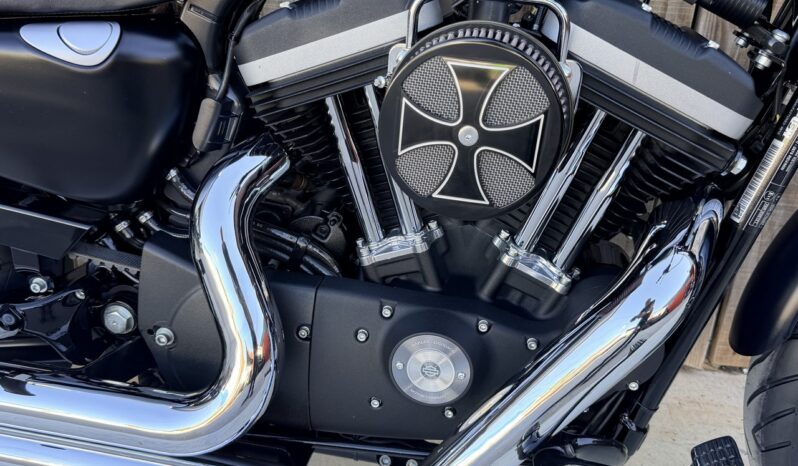 HARLEY DAVIDSON XL883 IRON lleno