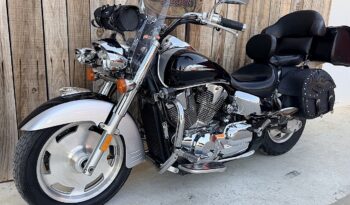 HONDA VTX1300 lleno