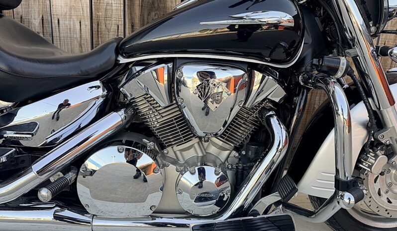 HONDA VTX1300 lleno
