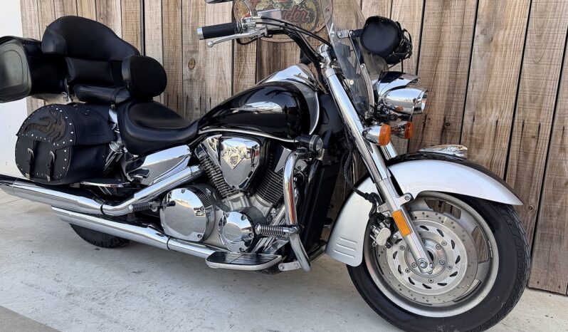 HONDA VTX1300 lleno