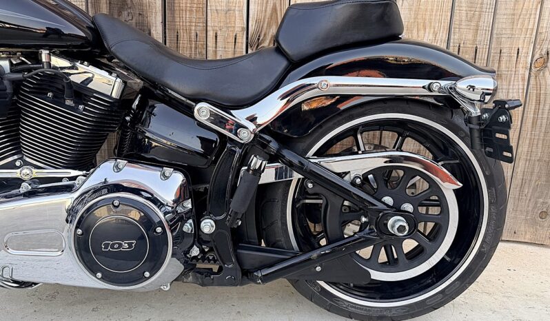 HARLEY DAVIDSON SOFTAIL BREAKOUT lleno