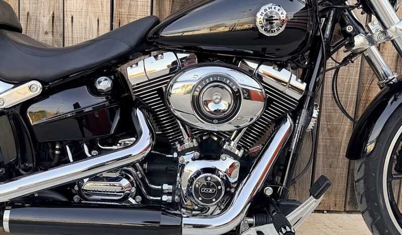 HARLEY DAVIDSON SOFTAIL BREAKOUT lleno