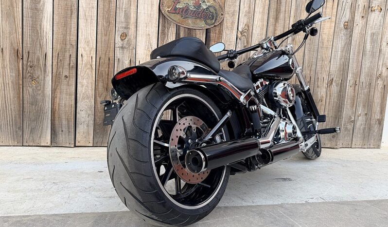 HARLEY DAVIDSON SOFTAIL BREAKOUT lleno