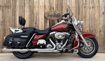 HARLEY DAVIDSON ROAD KING CLASSIC lleno