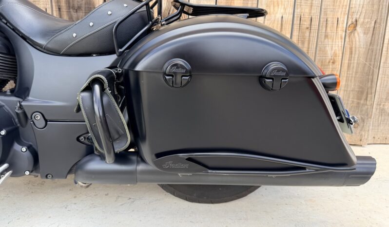 INDIAN CHIEFTAIN DARK HORSE lleno