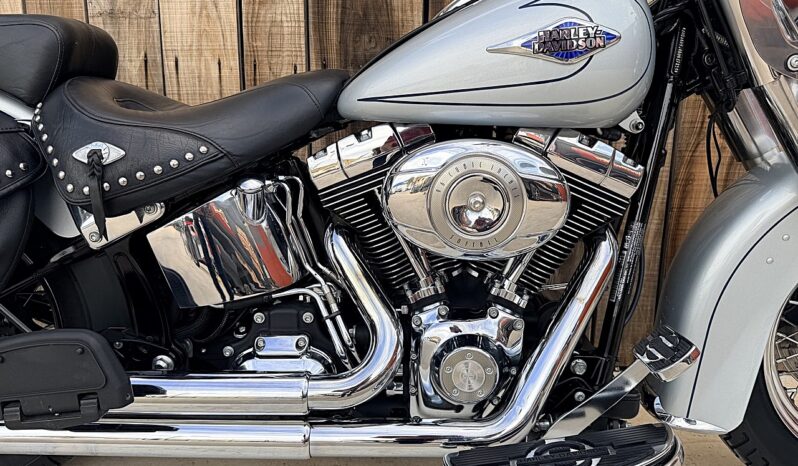 HARLEY DAVIDSON HERITAGE SOFTAIL CLASSIC lleno