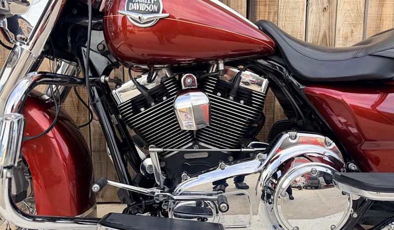 HARLEY DAVIDSON ROAD KING CLASSIC lleno