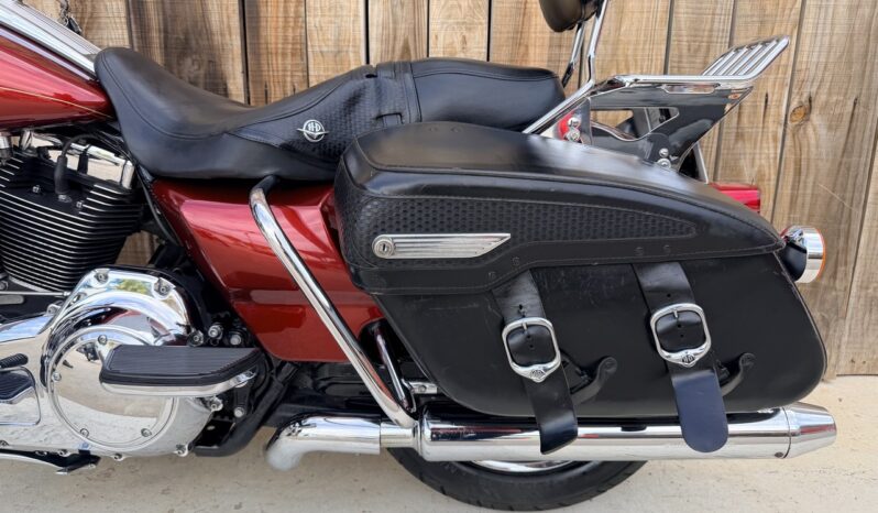 HARLEY DAVIDSON ROAD KING CLASSIC lleno