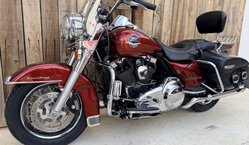 HARLEY DAVIDSON ROAD KING CLASSIC lleno