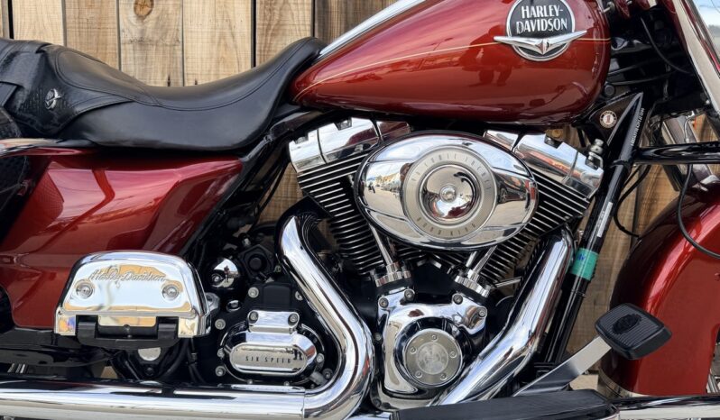 HARLEY DAVIDSON ROAD KING CLASSIC lleno