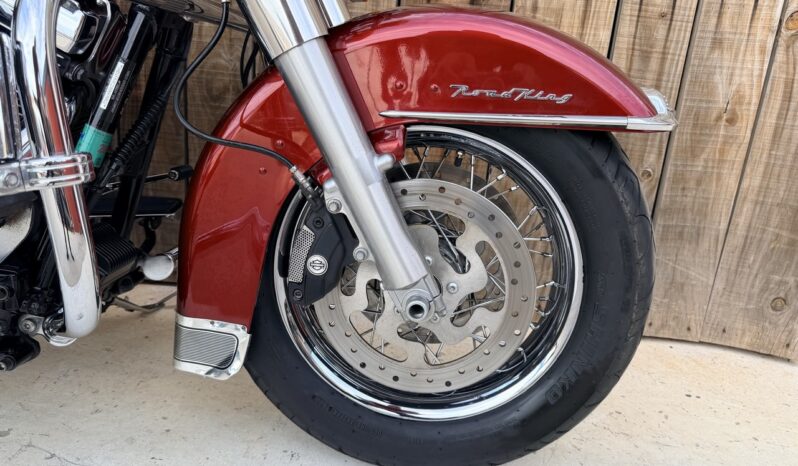 HARLEY DAVIDSON ROAD KING CLASSIC lleno