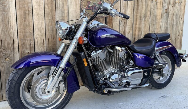 HONDA VTX1800 lleno